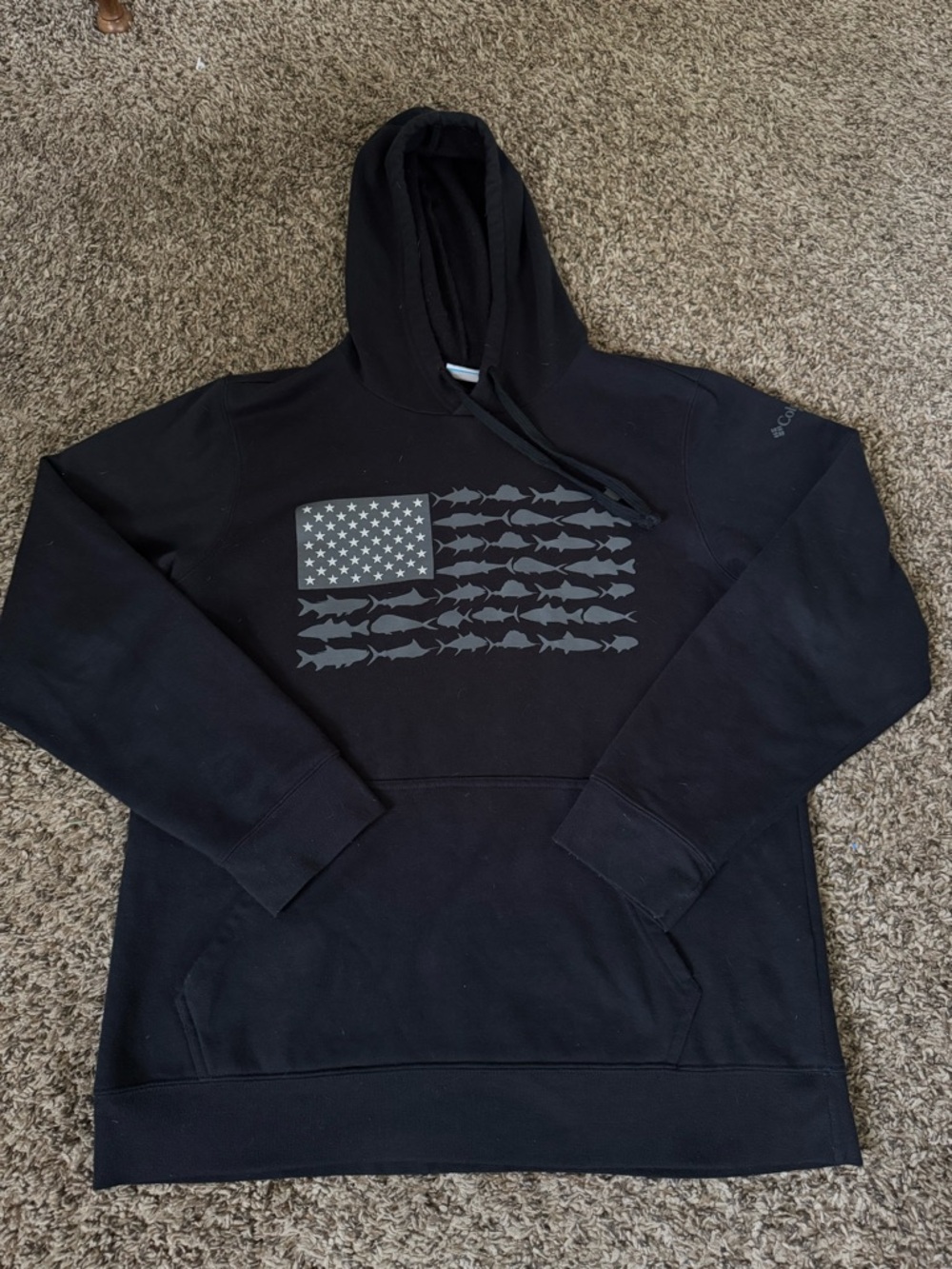 Columbia Black Pullover Hoodie with Fish-Flag Graphic